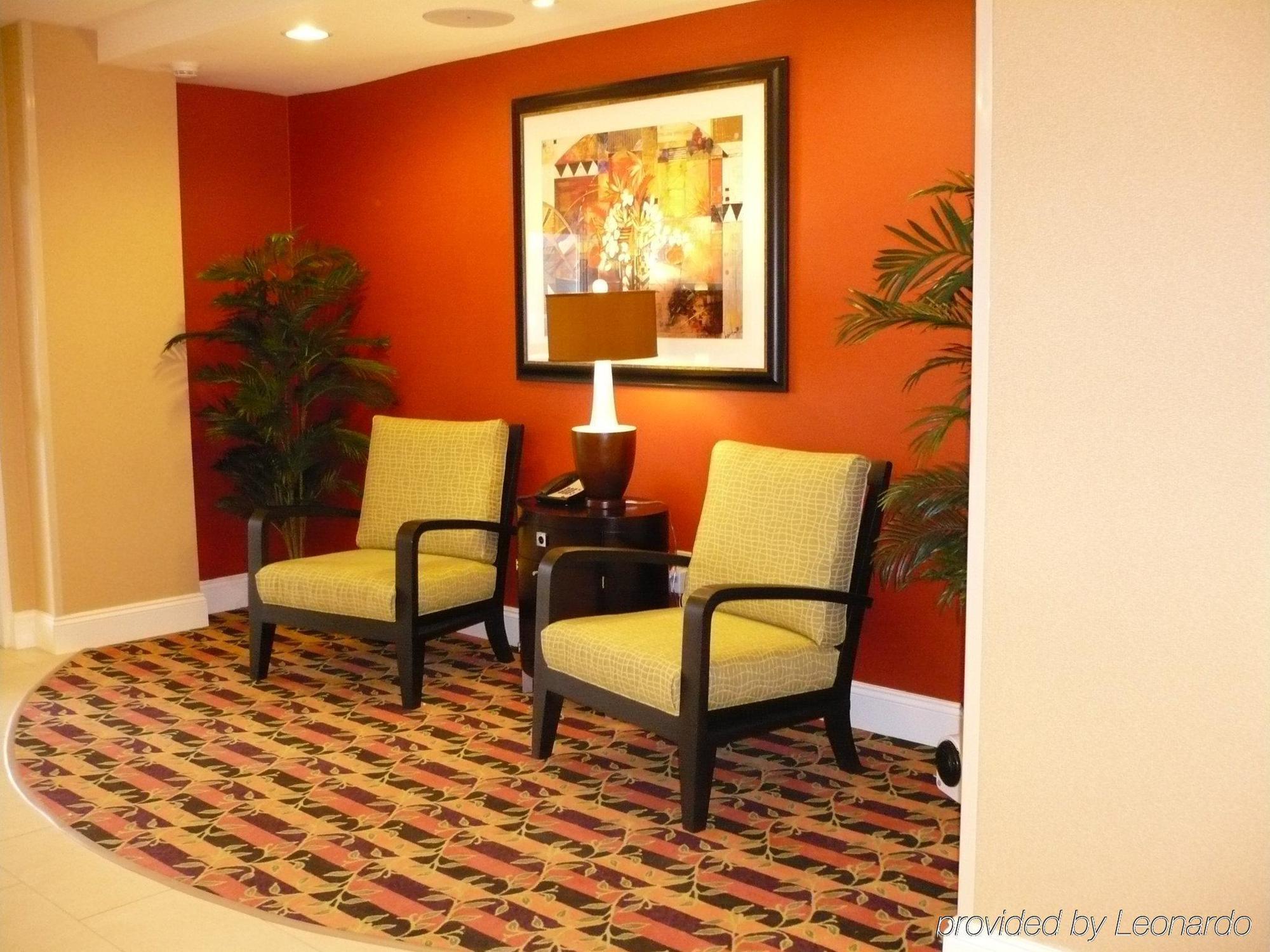 Holiday Inn Express & Suites - Spartanburg-North, An Ihg Hotel Interior photo